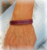 Bracelet -Laugh Every Day, Love Beyond Words, Live Every Momenta