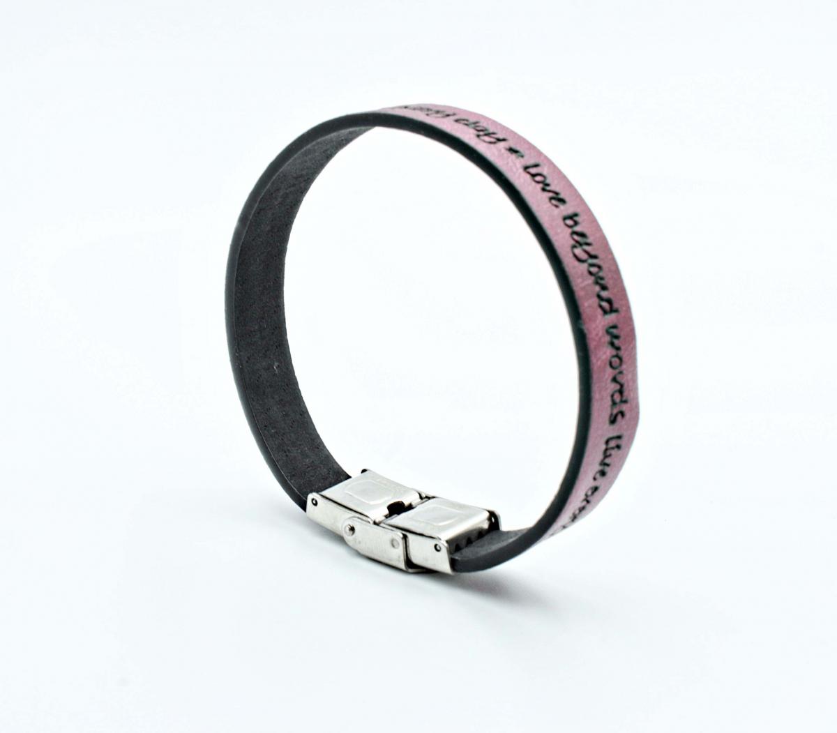 Bracelet -Laugh Every Day, Love Beyond Words, Live Every Momenta