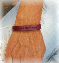 Bracelet -Laugh Every Day, Love Beyond Words, Live Every Momenta
